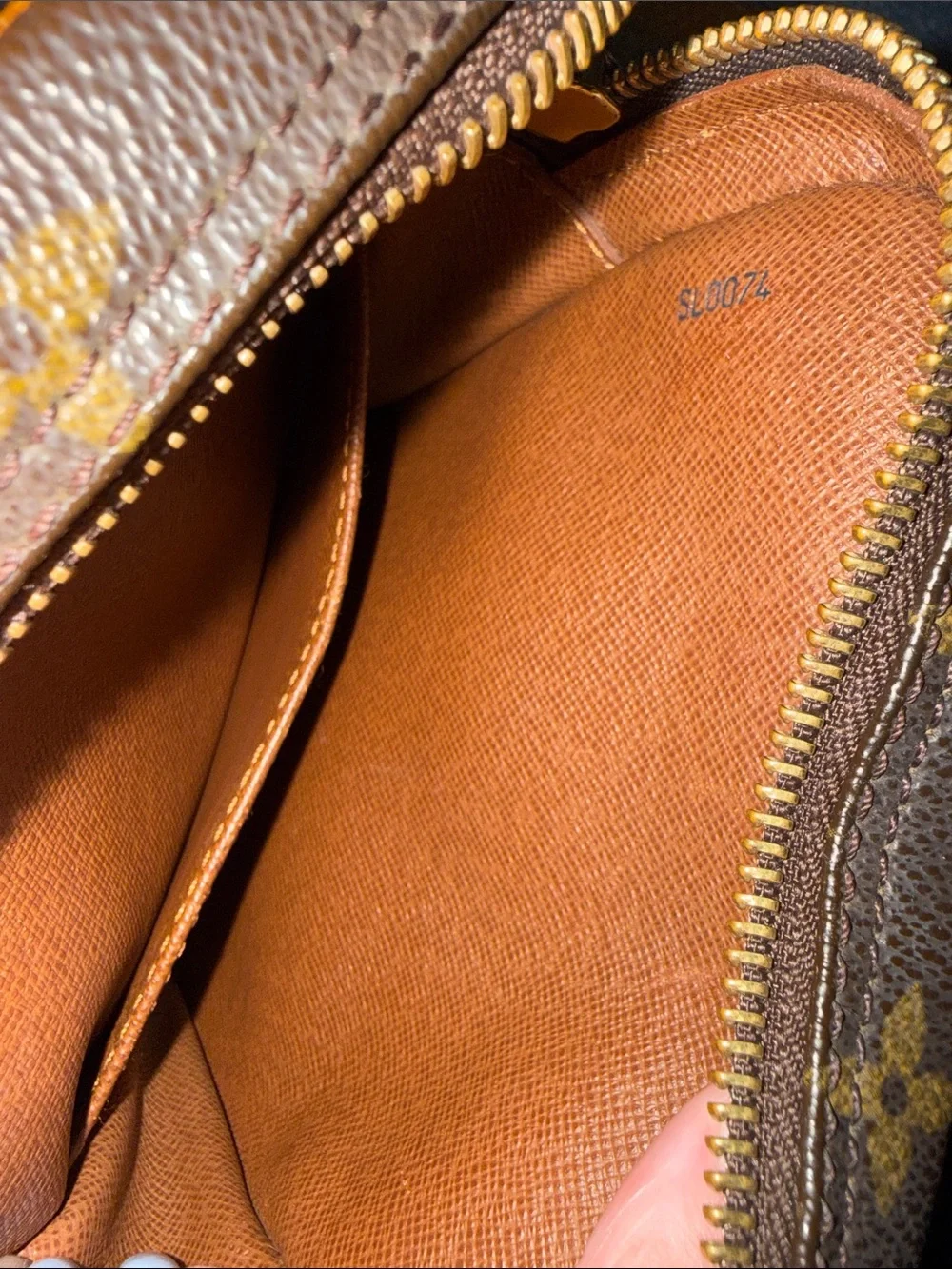 Classic 2004 Louis Vuitton Monogram Danube crossbody bag